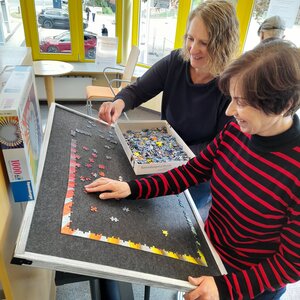 Bild vergr&ouml;&szlig;ern: Puzzle-Tisch