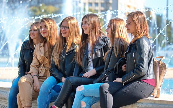 Bild vergr&ouml;&szlig;ern: M&auml;dchen